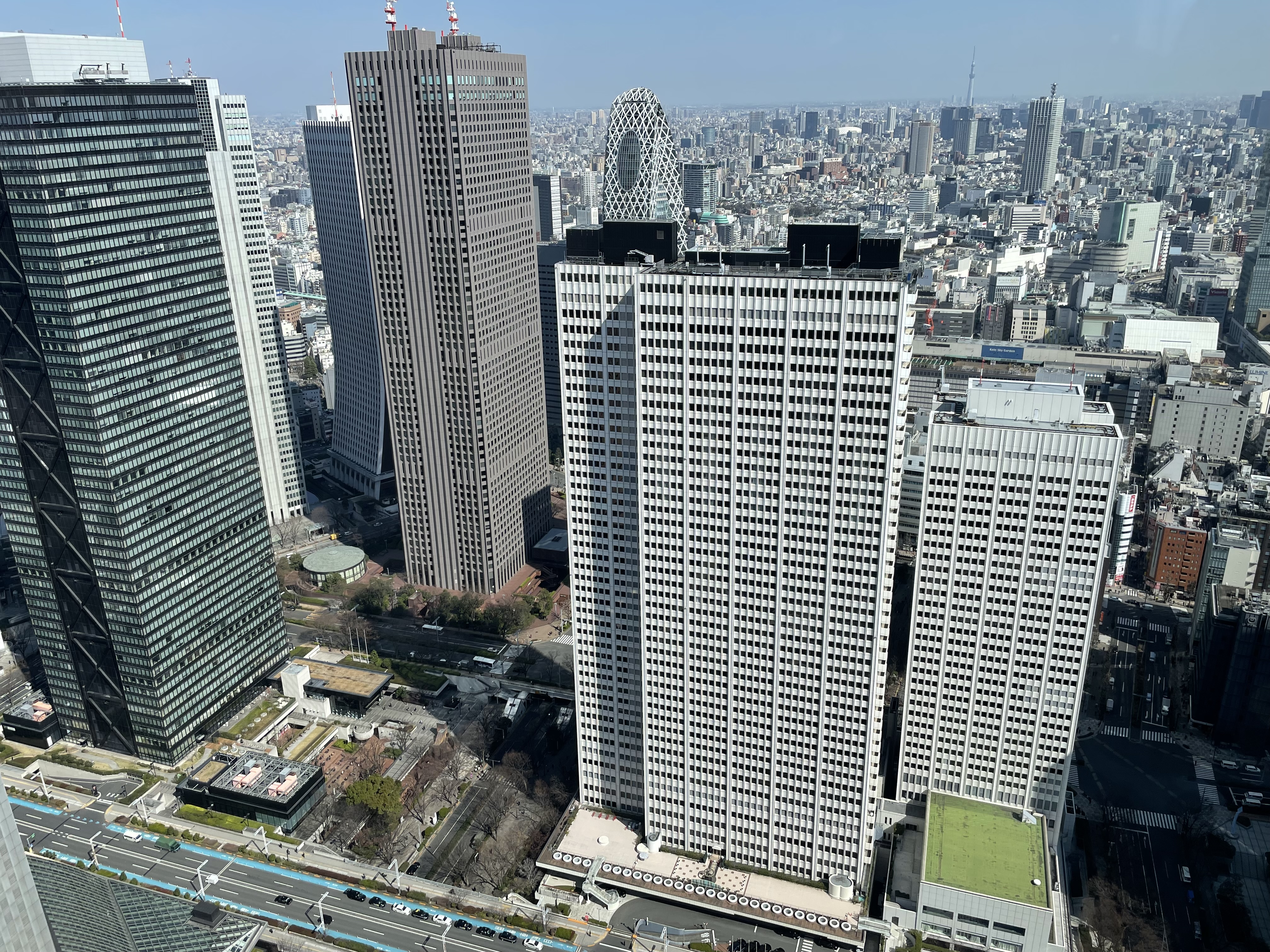 Shinjuku vom Südturm (45. Stock) des Tokyo-Rathauses